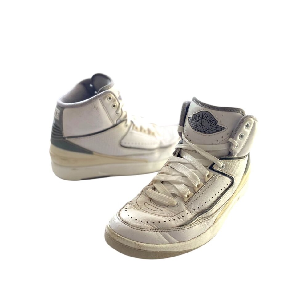 Nike Air Jordan 2 Retro GS AJ2 High Tops Cement Grey/White Size 5 Streetwear